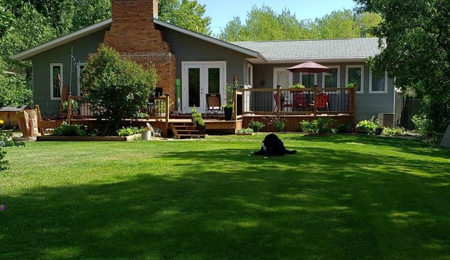 Birdie On Eight-full house just 5 mins from the beach!