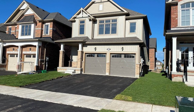 Blue Mountain 3-bedroom, 3-bath seasonal rental