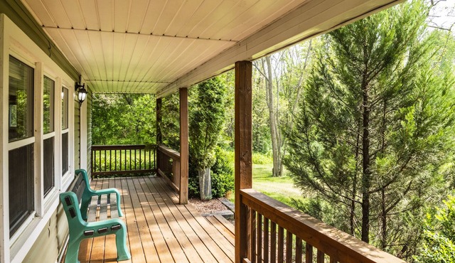 Blue Mountain VERY PRIVATE Cottage@Ski Hills/Hot Tub