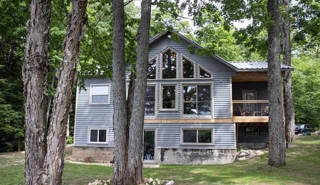 Blue Sky Lodge - 3Br Muskoka Cottage w/ Dock, Great Swimming, Wi-Fi