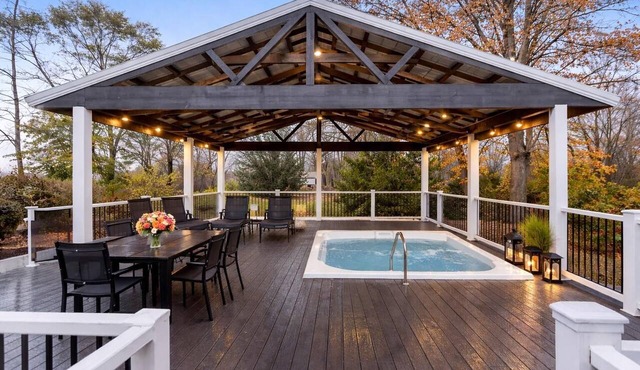 Blue Star #1 Location, Location 12 person hot tub!