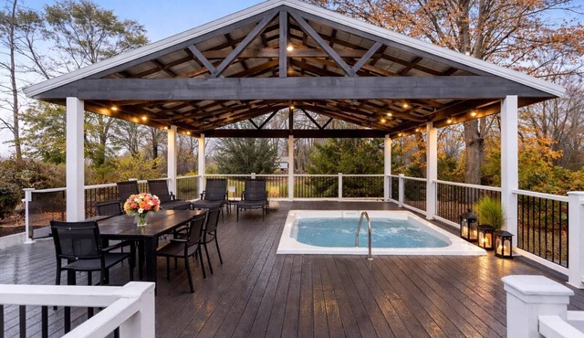 Blue Star #4 Location, Location 12 person hot tub!