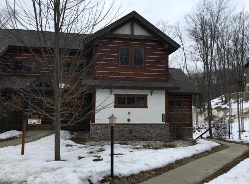 Boyne Mountain Creekside Condo