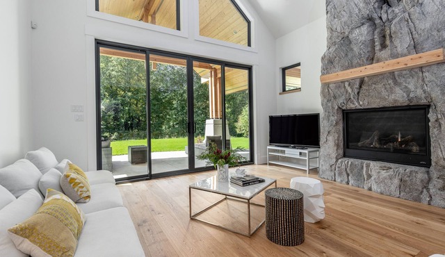 Brand New Estate Home Private Property