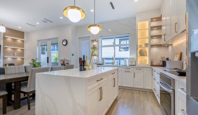 Brand New Luxurious White Rock 5BR 4BA Spacious Home