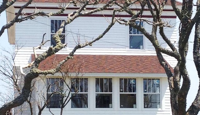 Breakwater Lodge