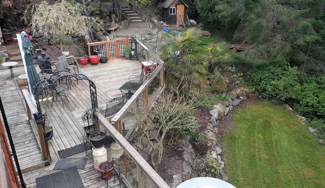 Brentwood's L'il Lodge, by Butterfly& Butchart Gardens,n4-6 gue
