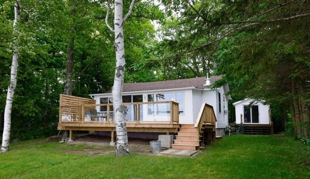 Bright 2 Bdrm Waterfront Cottage on Georgian Bay