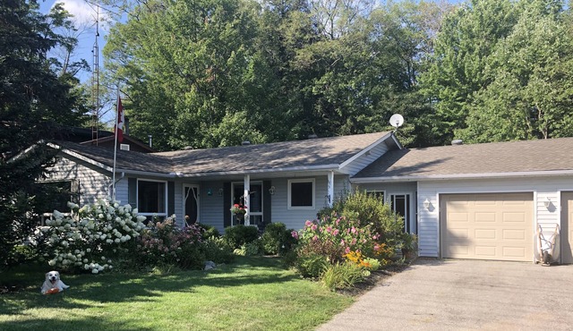 Bright 2 Bedroom Bungalow in the quaint Town of Bala