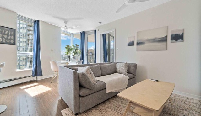 Bright 2BD Condo, Rogers Arena