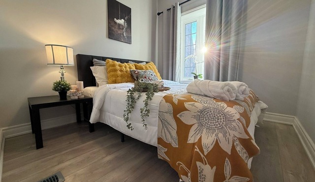 Bright & Stylish 3BR · Little Italy