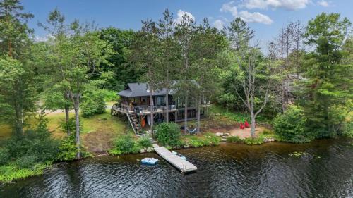 Butterfly Lake House | Cozy & Peaceful Stay
