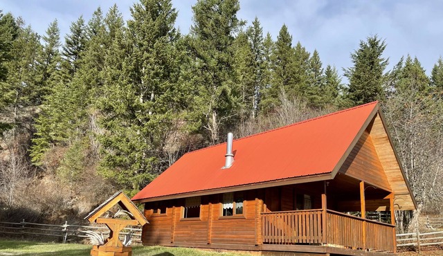 Cabin Rentals at Guest Lodge in North Okanagan