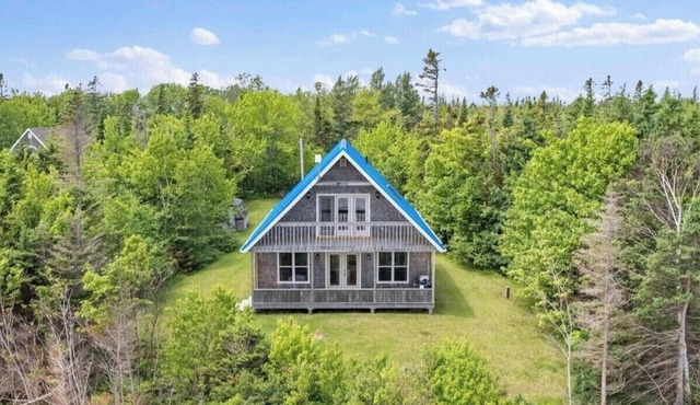 Castle Black A charming ocean view 3-bedroom cottage in Kildare PEI