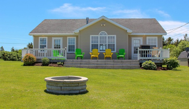 Cavendish Beach Cottage - close to beaches, attractions and restaurants