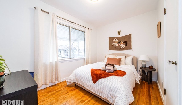 Central Cozy Home - Sleeps 4 - Long Stays - Netflix