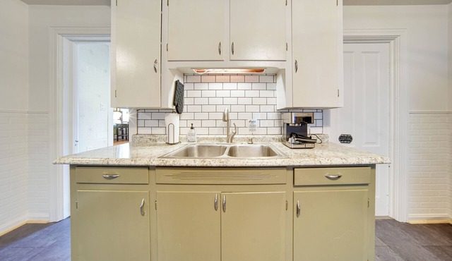 Central Meadville Apartment - Walk to Downtown!