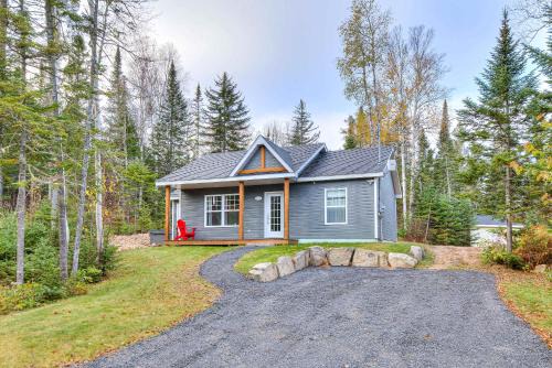 Chalet La Chouette with Private Spa Access to Ouareau Forest