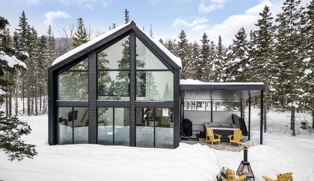 Chalet Scandinave Avec spa Dans Charlevoix, Nature et Tranquillité