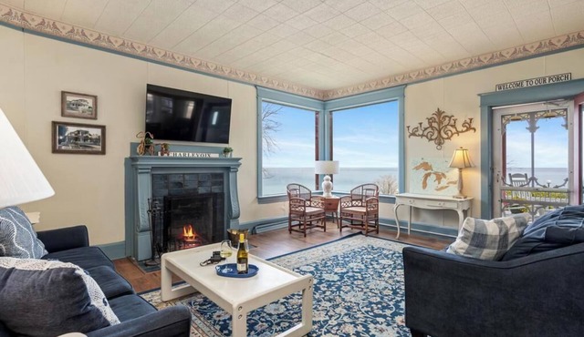 Charlevoix Lakeview Home - Sleeps 25!