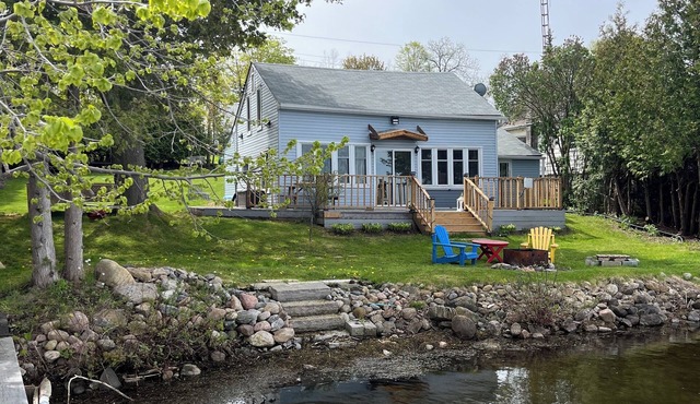 Charming 4-bedroom cottage with AC, WiFi in peaceful Roseneath
