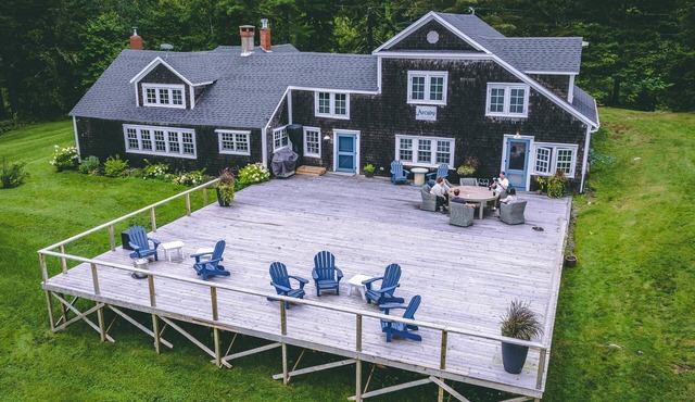 Charming Historic Ocean Front Cottage on the Bay of Fundy