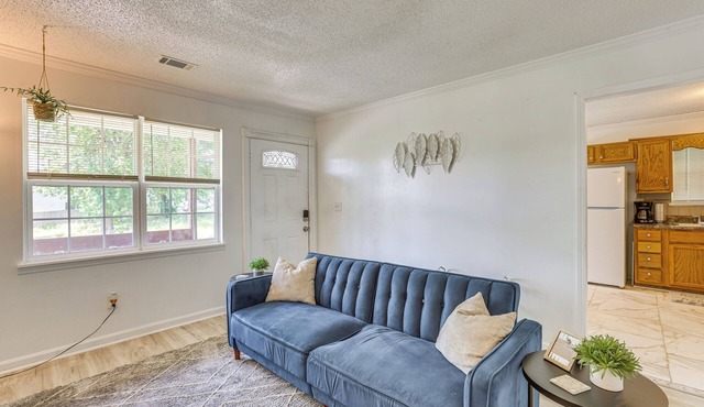 Charming Home < 6 Mi to Dtwn Birmingham! in Birmingham