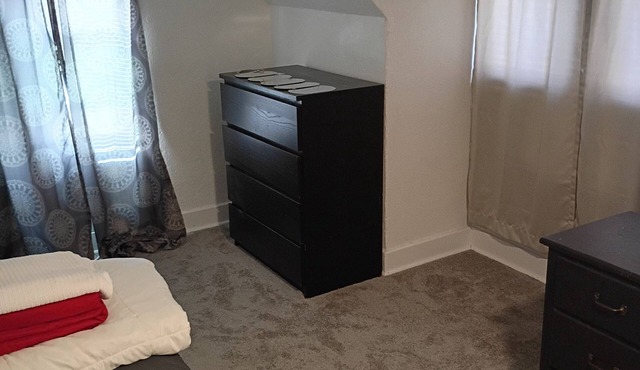 Charming private sleeping room near trails in fabulous downtown Cedar Falls