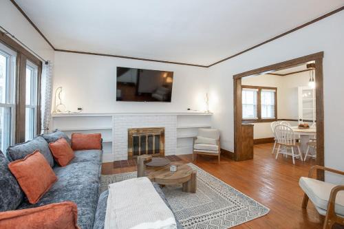 Charming Renovated Home in Lakewood