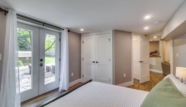 Charming Retreat in Charlottesville w/Deck!