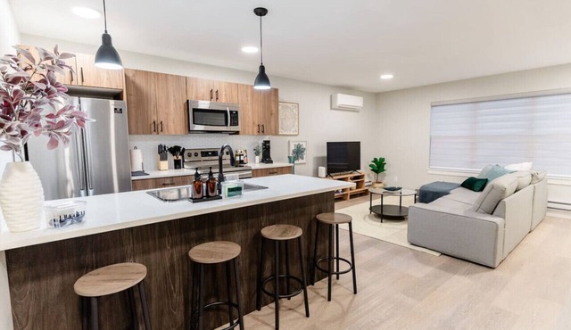 Charming St. Boniface home by Hospital & The Forks