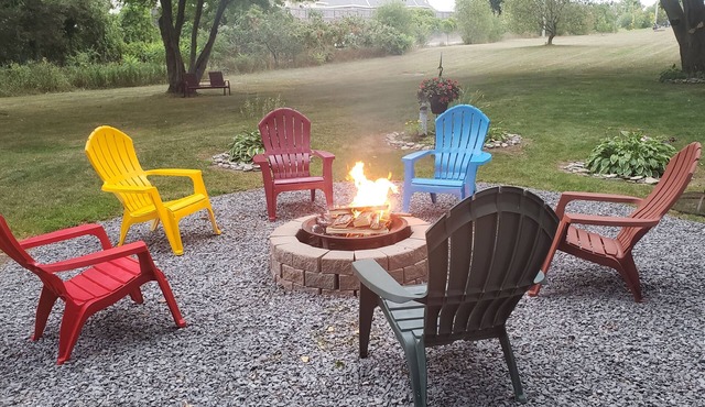 Charming Summer Cottage for rent in Sandbanks area, Prince Edward County