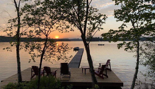 Classic Muskoka Cottage on PenLake