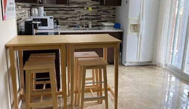 clean & spacious 2 bedroom walk out basement seperate entrance