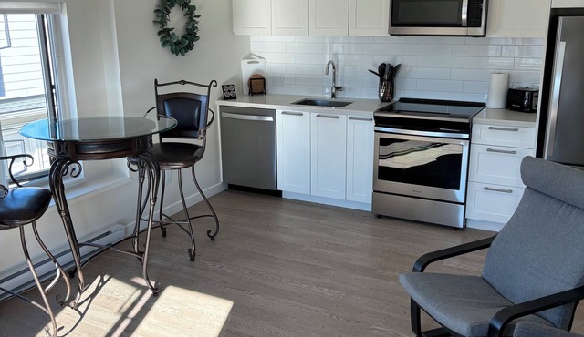 Coastal Vibe is minutes from the beach, BC Ferries, Outlet mall, Golf.