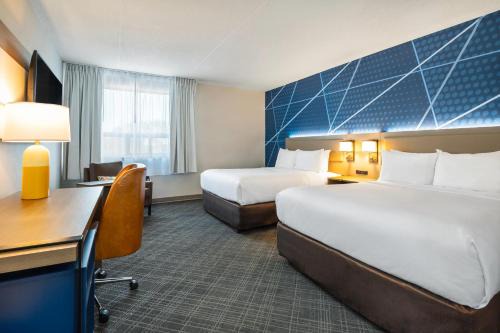 Comfort Inn & Suites Barrie - Highway 400