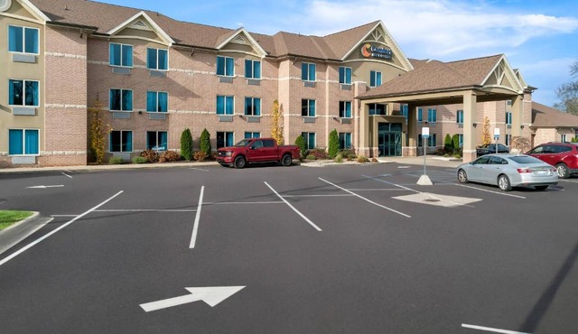 Comfort Inn & Suites Taylor - Detroit