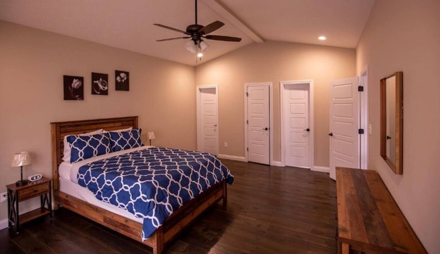 Comfortable Spacious 3 BR house close to FT Knox in Vine Grove