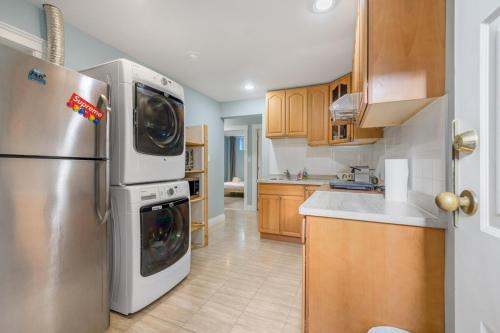 Comfortable Westside Vancouver Stay
