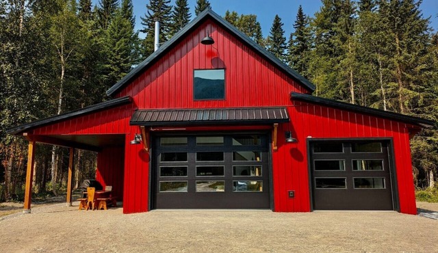Copper Bear Barn - Rural Golden