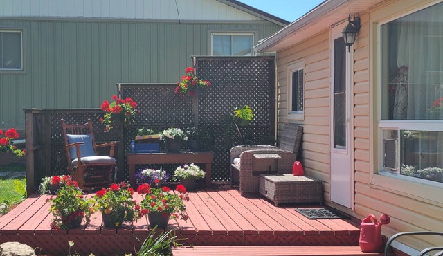 cottage in Selkirk on lake Erie