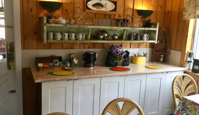 Country Comfort! Rustic Lodge - spacious and well equipped !
