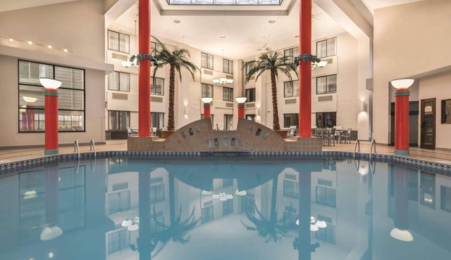 Country Inn & Suites by Radisson Erie