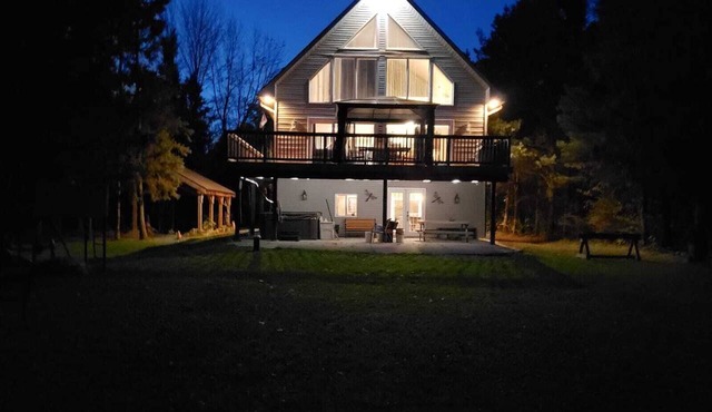Countryside Fairview Cottage in Georgian Bay