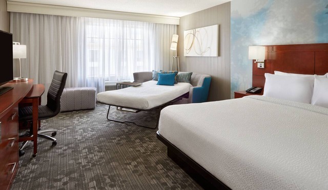 Courtyard by Marriott Downtown Ottawa