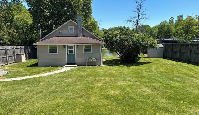 Cozy 1-bedroom house in lovely Memphis with AC comfort right on the River.