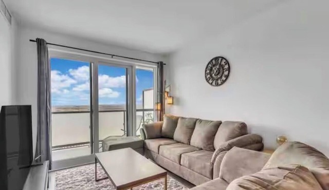 Cozy 2-Bedroom 2 Bath Condo Oshawa