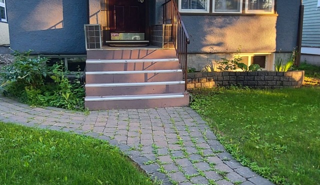 Cozy 2-Bedroom 7min Walk Distance to Hospital & UofA
