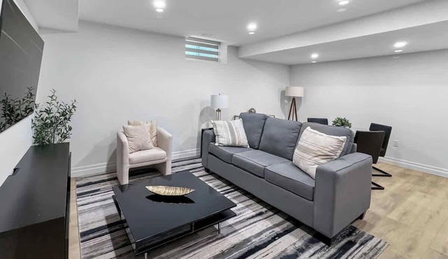 Cozy 2-Bedroom Basement Apt with Separate Entrance