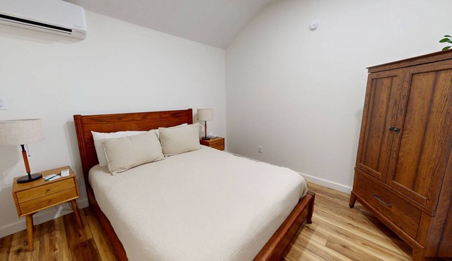 Cozy 2-bedroom cabin in peaceful Hamilton - #9 Hawthorne Suite
